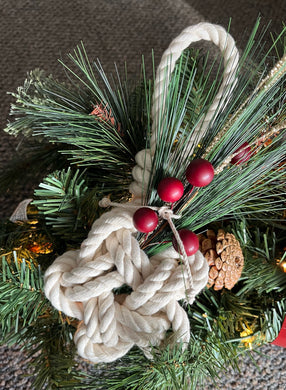 Star Knot Holiday Hanger