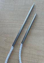 Load image into Gallery viewer, Lacing Needles  3 1/2 inch   Set of 2