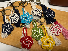 Load image into Gallery viewer, Star Knot Tassle Clips